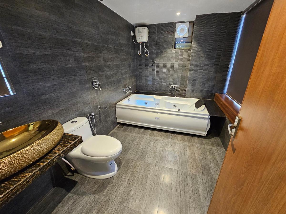 אחמדאבאד Rds Hotel מראה חיצוני תמונה