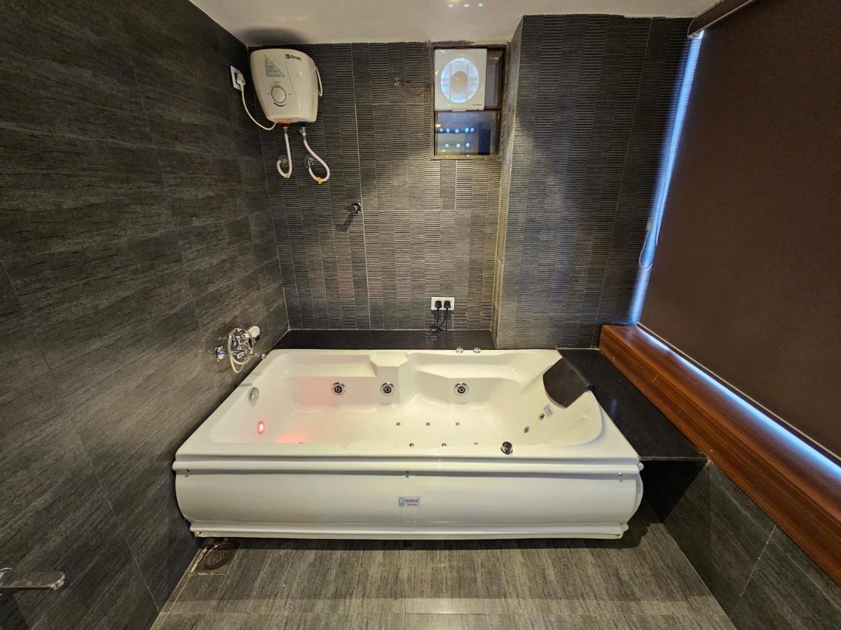 אחמדאבאד Rds Hotel מראה חיצוני תמונה