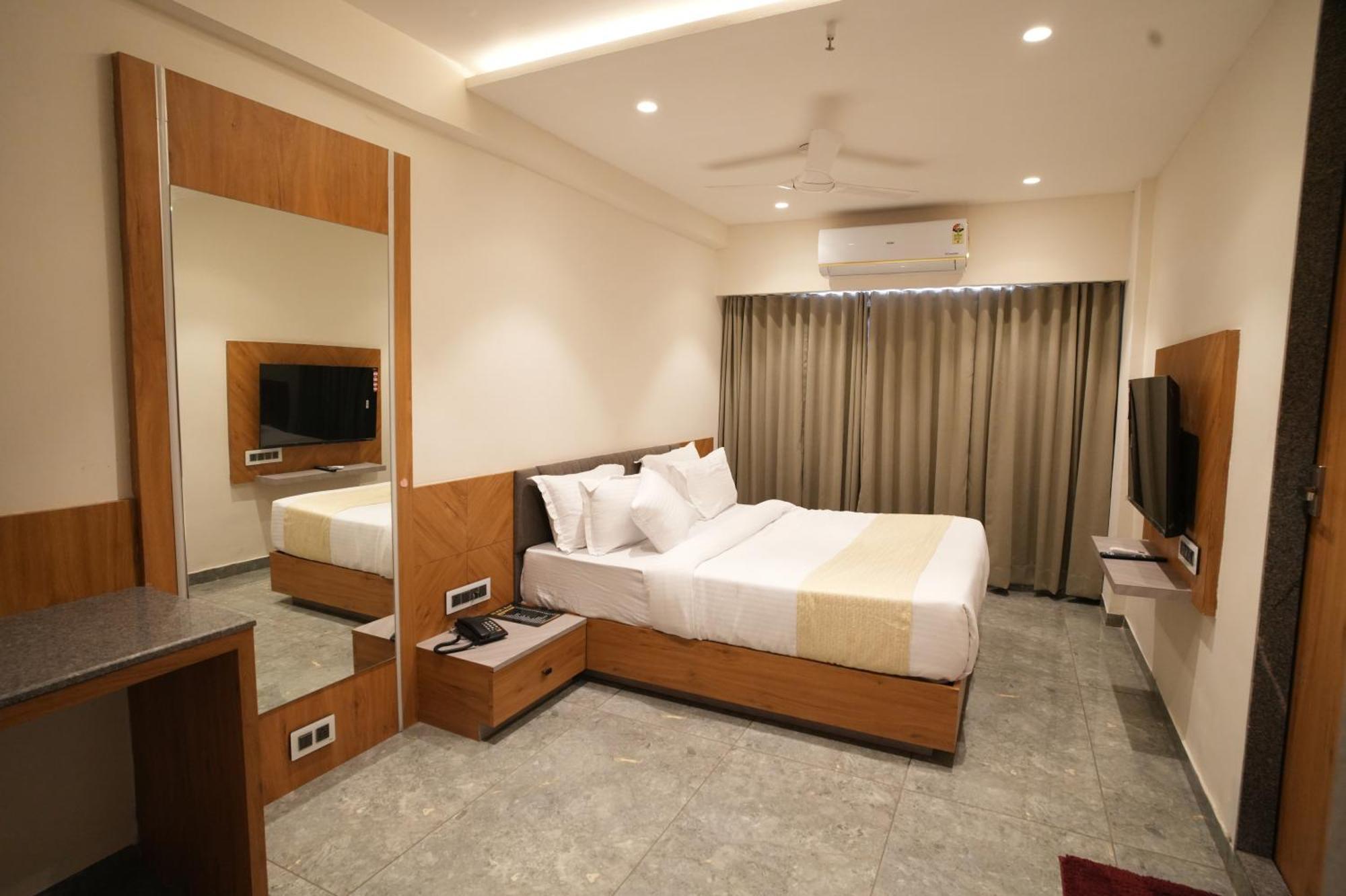 אחמדאבאד Rds Hotel מראה חיצוני תמונה