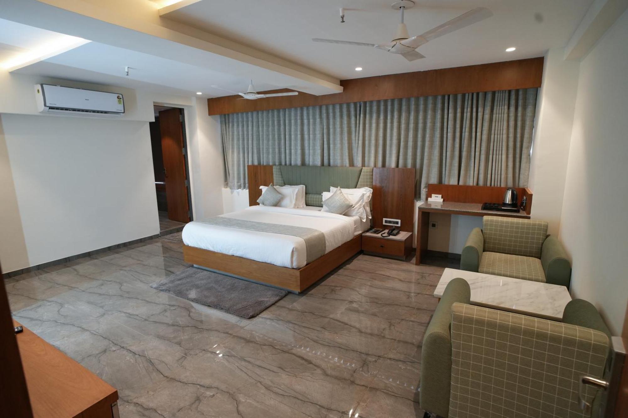 אחמדאבאד Rds Hotel מראה חיצוני תמונה